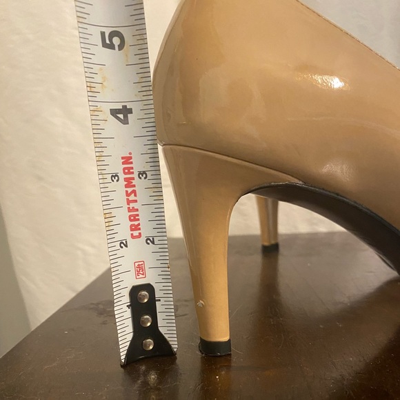 Stuart Weitzman Beige Platform Pump - Picture 5 of 5